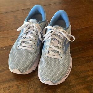 EUC Brooks Adrenaline GTS 22 Women’s size 9